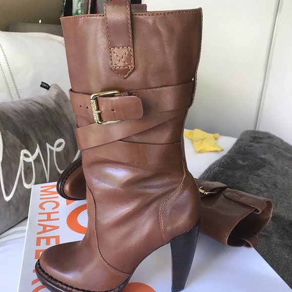 Michael Kors boots.  Good condition won’t last. - Picture 5 of 5